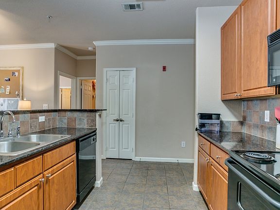 4th image of 600 13th St Unit 816
