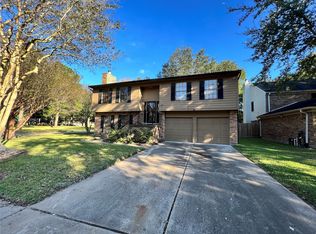 8426 Laurel Trails Dr, Houston, TX 77095
