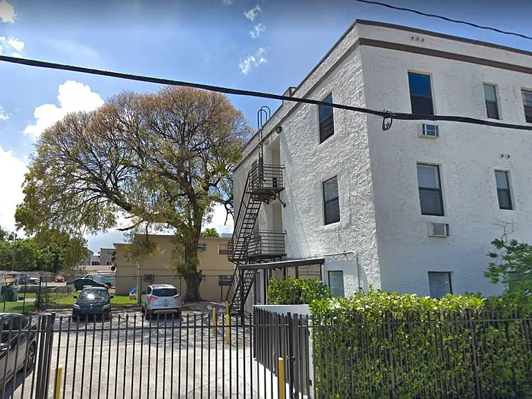 1400 NW 3rd St — Photo 8