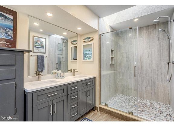2nd image of 2207 Cherry Leaf Ln