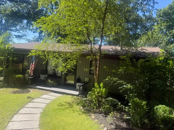 (undisclosed Address), Pleasantville, NY 10570