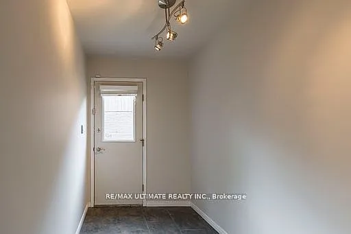 34 Briarwood Cres — Photo 18