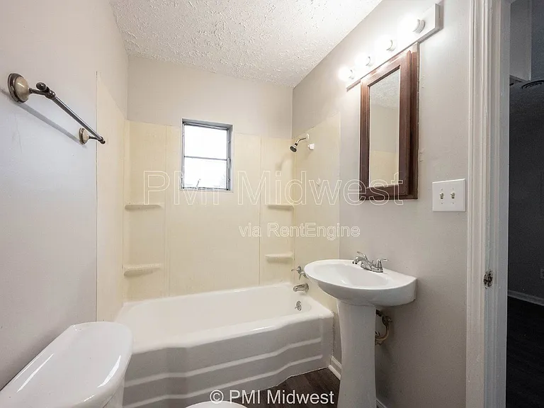 524 W 23rd St #2 — Photo 8