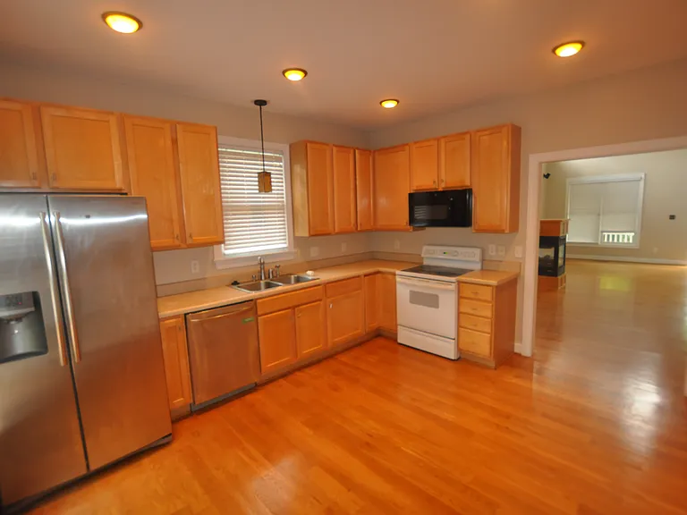 206 Charleston Ln — Photo 9