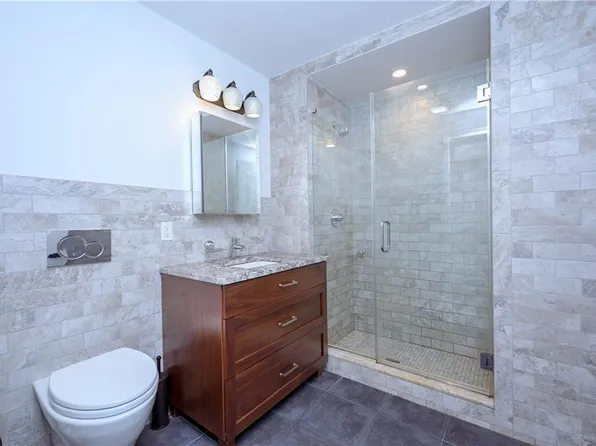 7819 Bay Parkway image 13 of 27