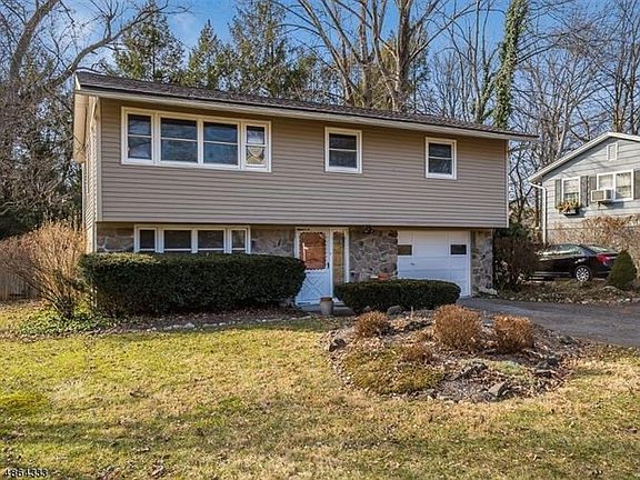3rd image of 16 Woodland Ave