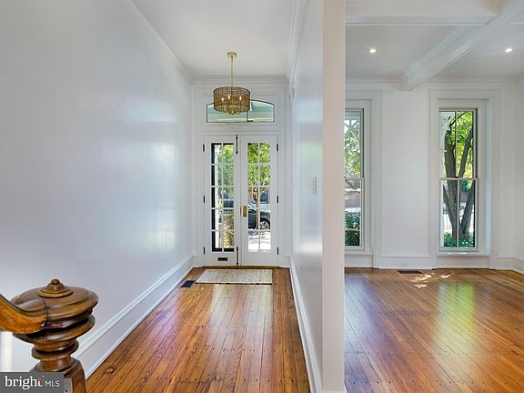 4th image of 130 Gay St