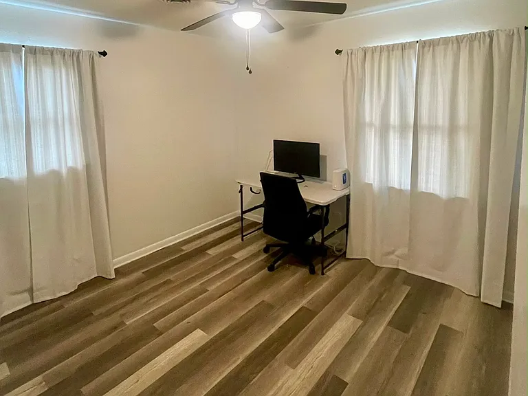 370 Coral Dr SW — Photo 6