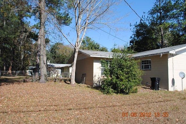 2nd image of 800 NW 37th Ter