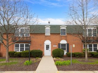 4779 Columbia Rd UNIT 102, North Olmsted, OH 44070