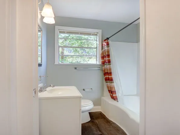 753 E Waldburg St, Savannah, GA 31401