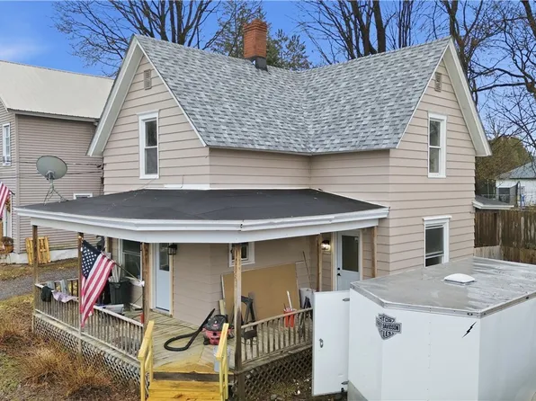 6 Howard St, Dolgeville, NY 13329