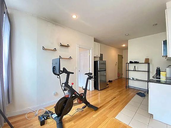 2nd image of 439 W 47th St #3Y
