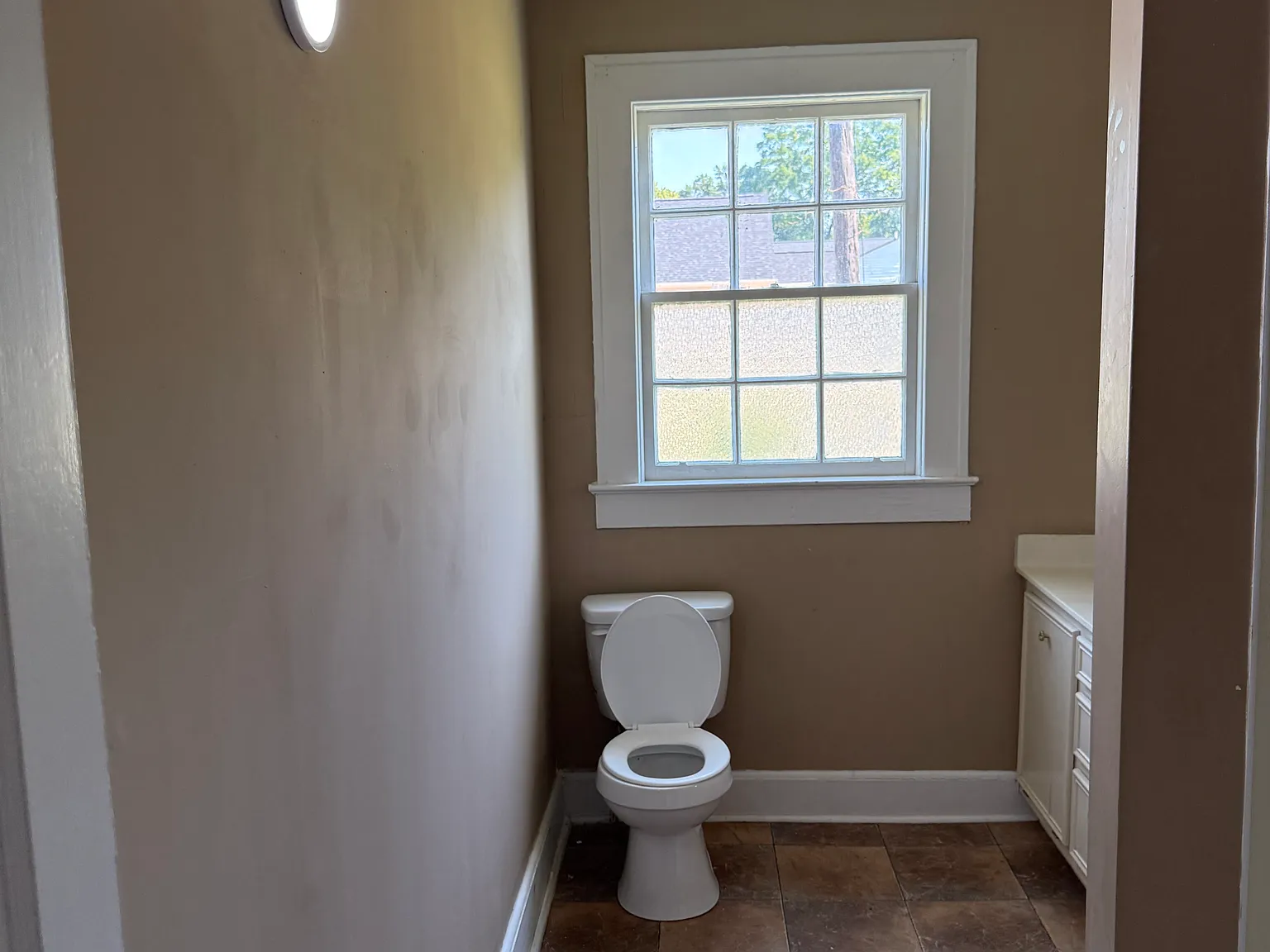 3 bed, 1600 sqft, $1,400 — Photo 3