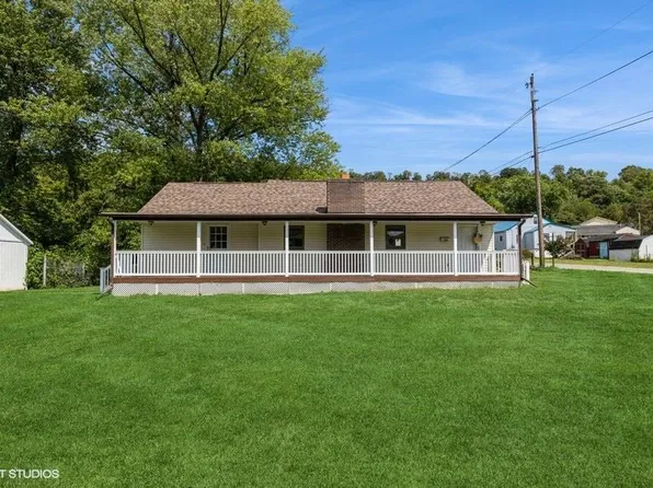 108 Ridgeway St, Ironton, OH 45638