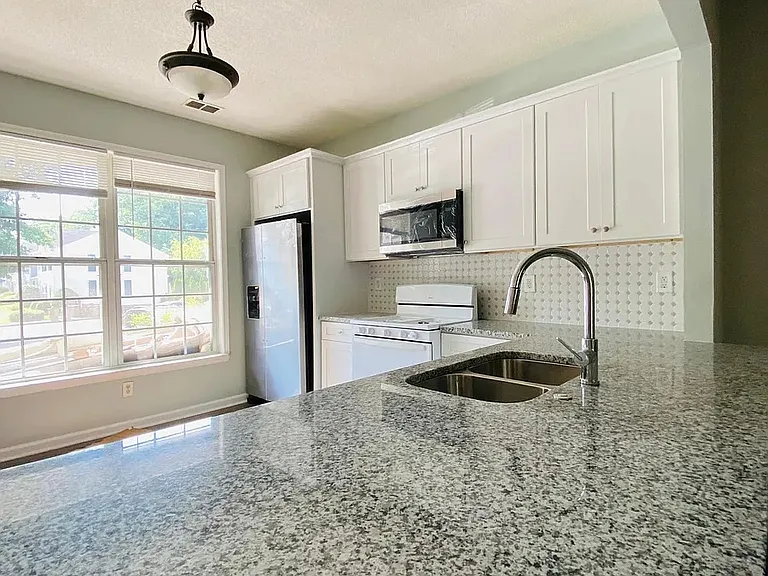 9155 Nesbit Ferry Rd #0 — Photo 3