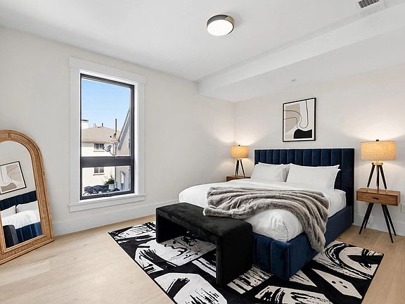 3rd image of 17 Holmes St #2R