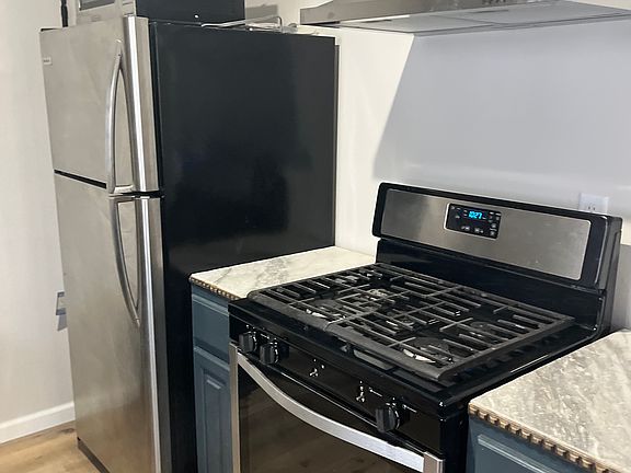5th image of 1212 W Maumee St #1