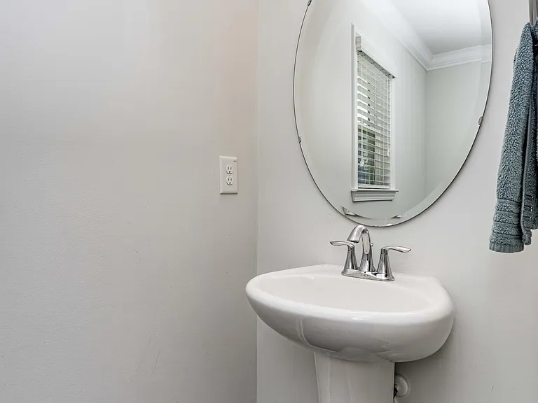 846 New Derby Ln — Photo 12