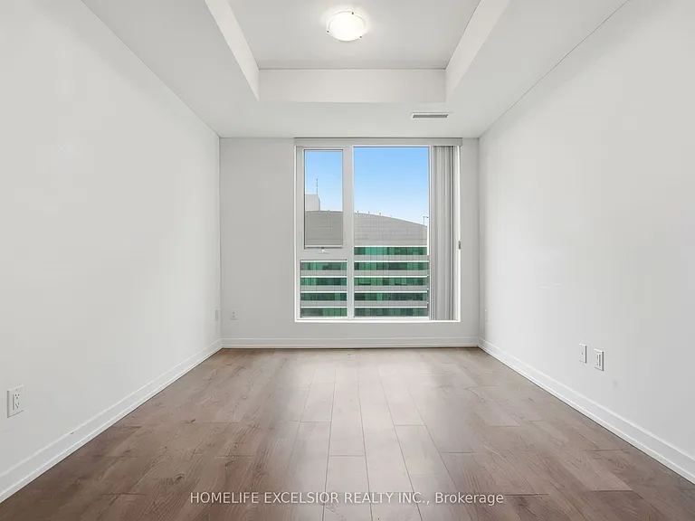 55 Duke St W #1002 — Photo 15