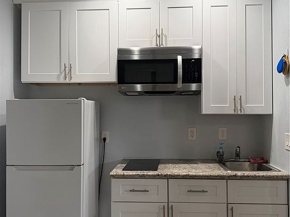 3rd image of 7914 Malvern Ave