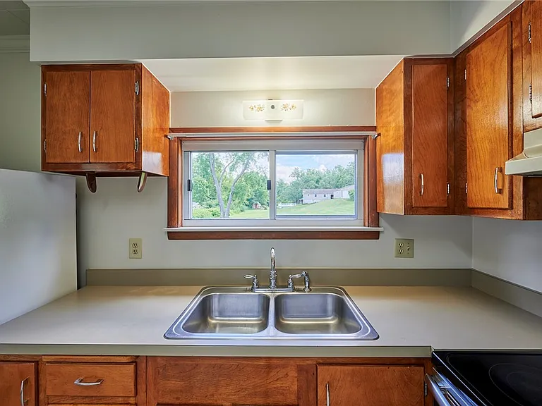105 Derrick Ln — Photo 13