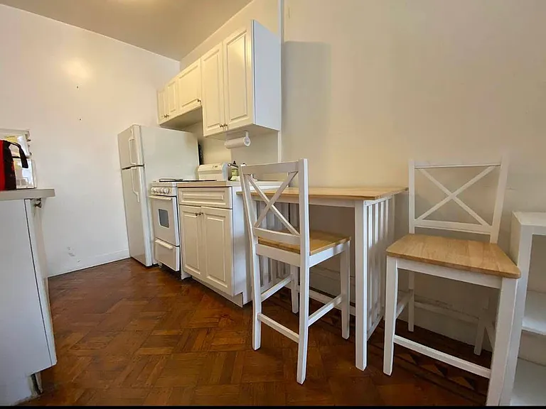 33 W 76th St #2A — Photo 4