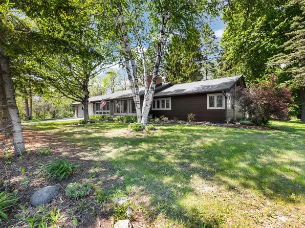 7124 Pioneer ROAD, Cedarburg, WI 53012