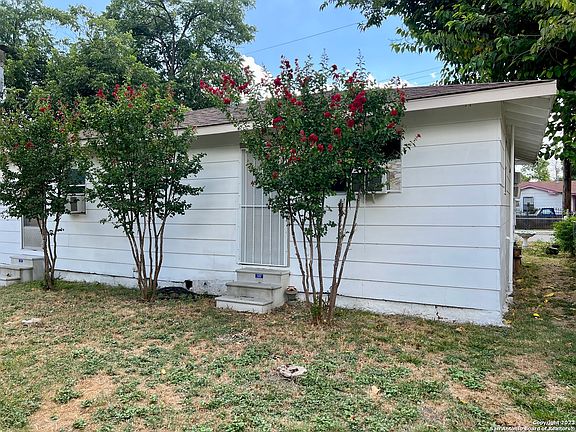 5th image of 827 S San Bernardo Ave