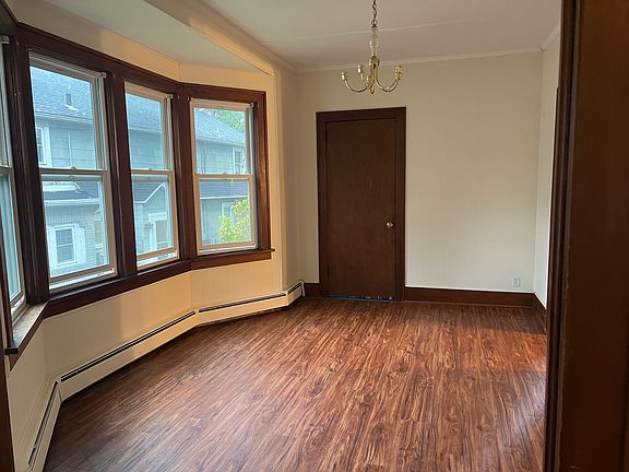 dining room 15 x 9 with bay window