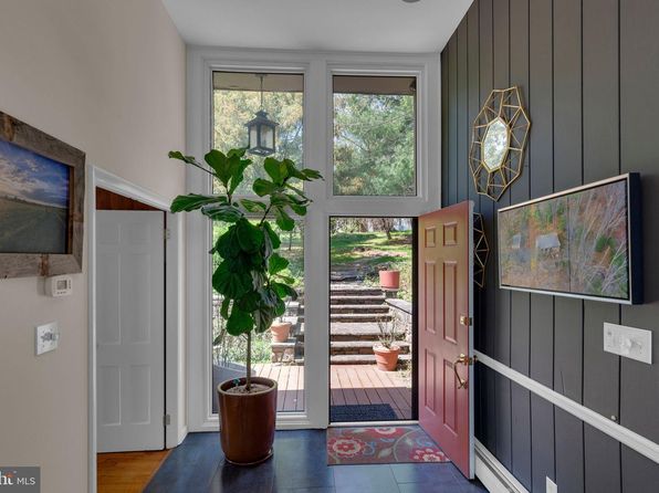 977 Limekiln Rd, Doylestown, PA 18901