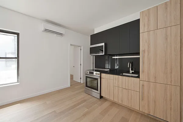 Rented by Bold New York | media 14