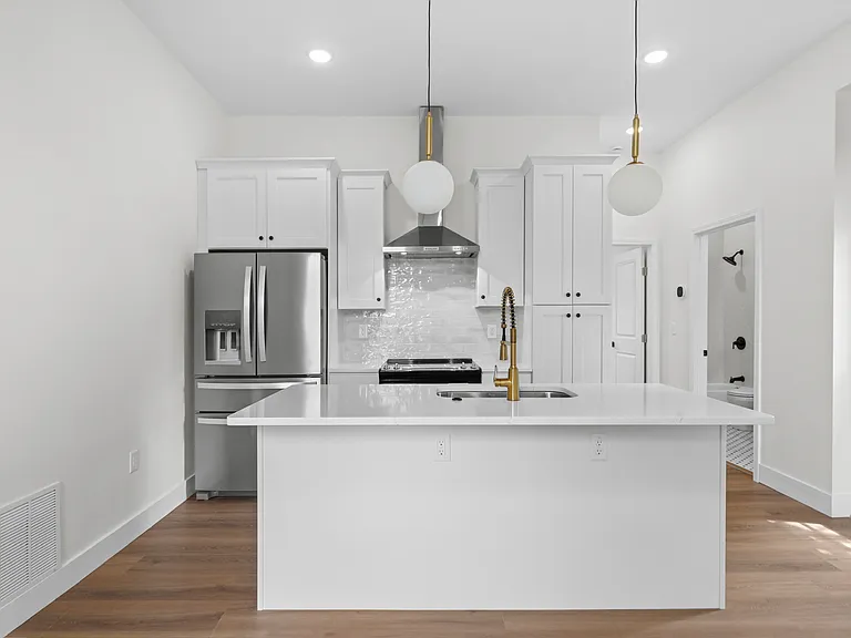 3418 Michigan Ave — Photo 3