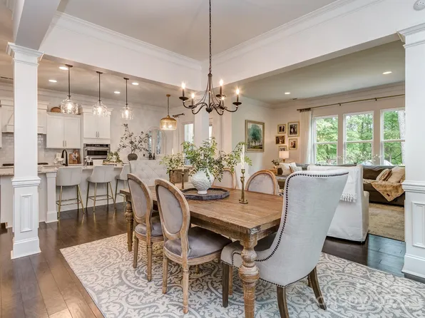 5130 Mount Clare Ln, Charlotte, NC 28210