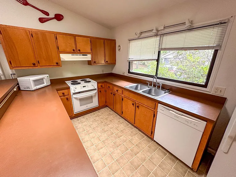 10 Tanglewood Rd — Photo 6
