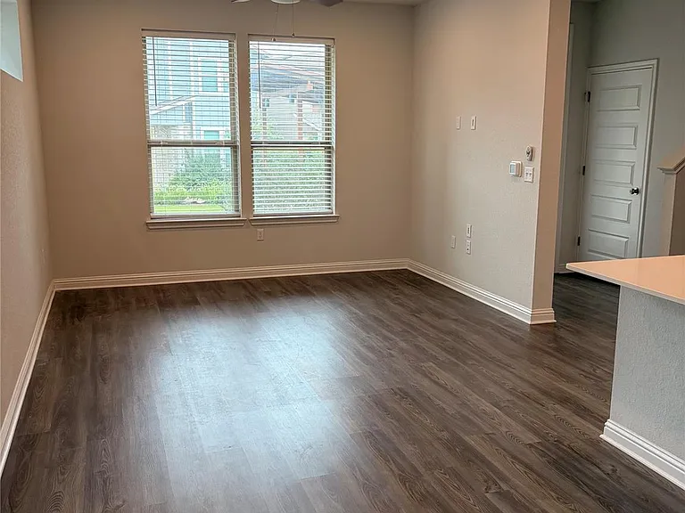 8518 Leroi Dr — Photo 3