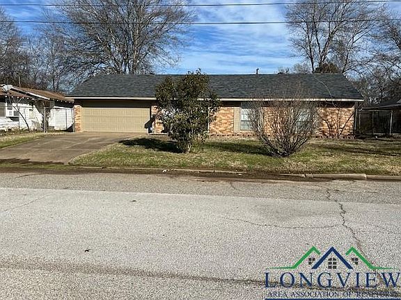 207 Saunders St, Gladewater, TX 75647 | MLS #20240292 | Zillow