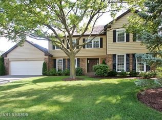 2532 Indian Ridge Dr, Glenview, IL 60026