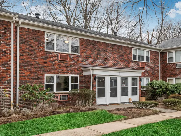 121 Regency Park, Ramsey, NJ 07446