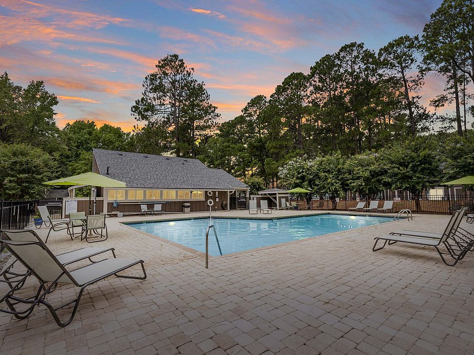 Sparkling Swimming pool at Keystone at Fayetteville, NC
