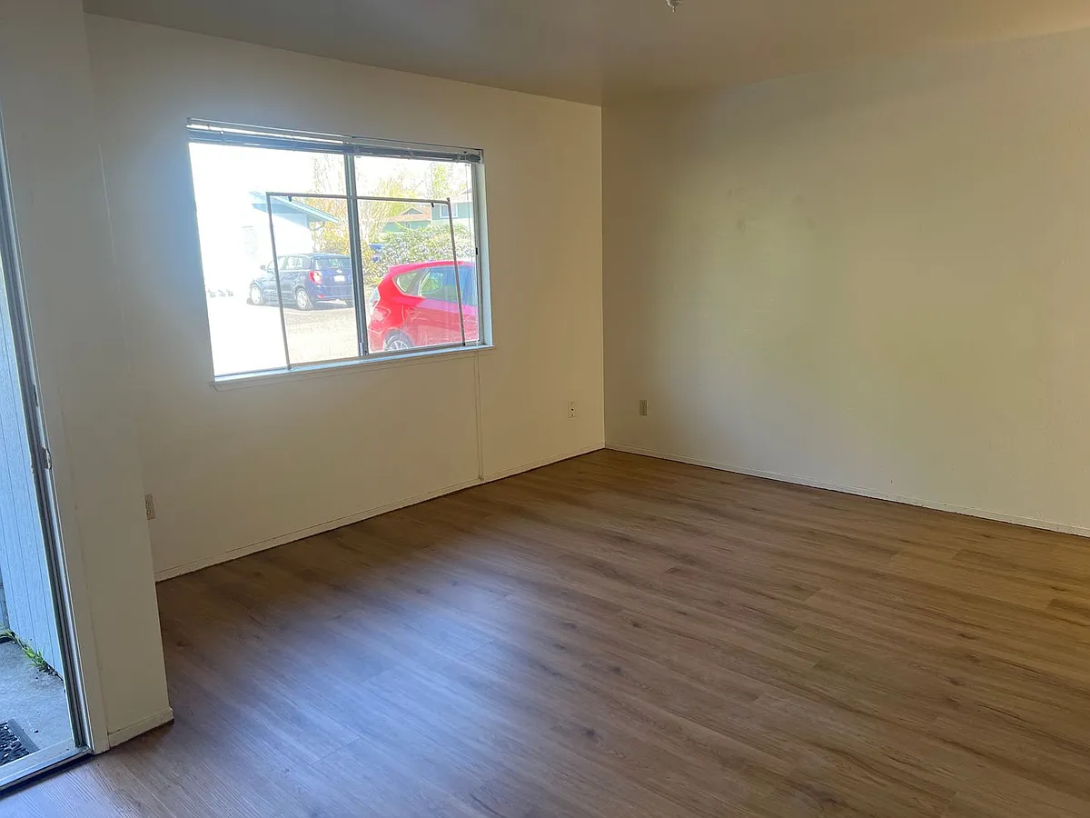 Building Photo - 1641 Foster Ave