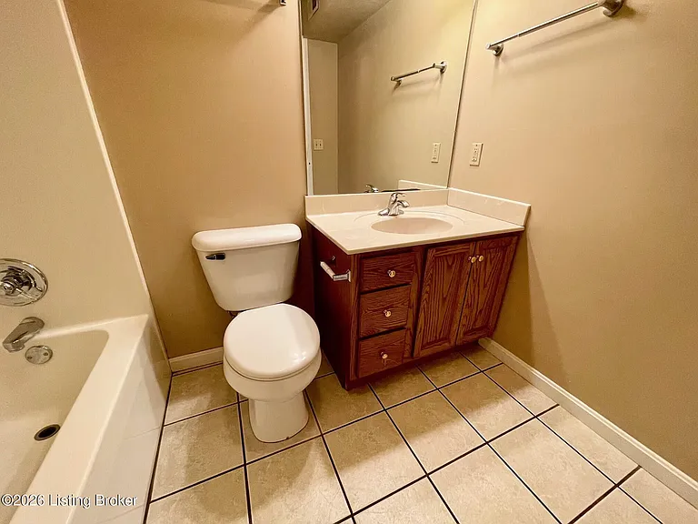 907 E Hackberry St #104 — Photo 7