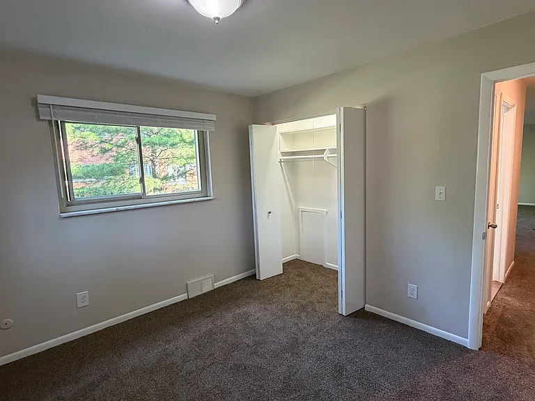 946 N Adams Rd #3 — Photo 8