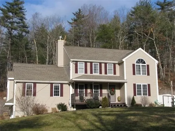 91 Webster St, Douglas, MA 01516