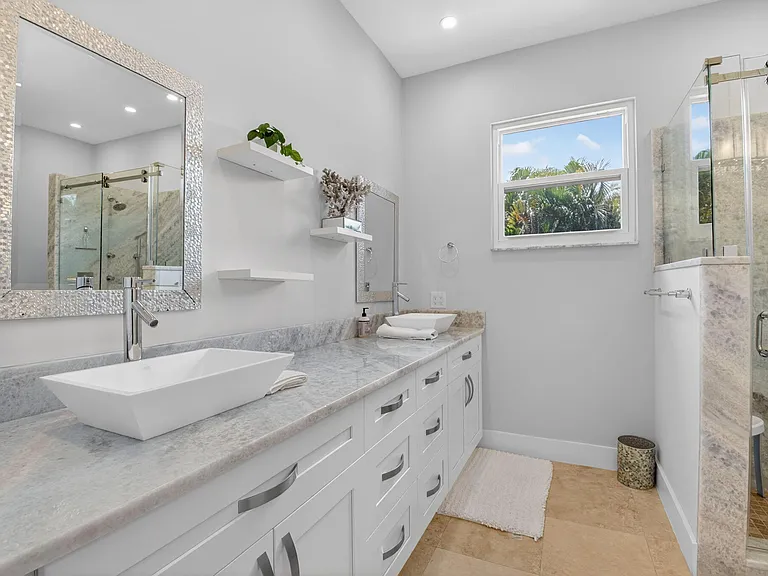 122 Andrews Ave — Photo 37