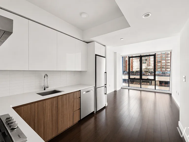 7 E 30th St #5B — Photo 12
