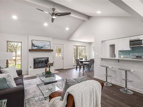 3rd image of 11605 Oak Haven Cv