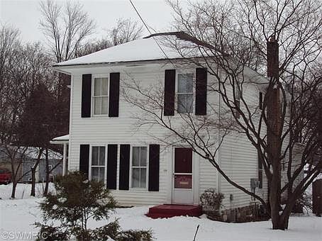 1st image of 77 Budlong St