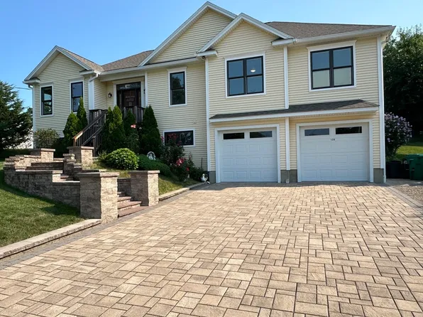 139 Blanchard St, Chicopee, MA 01020