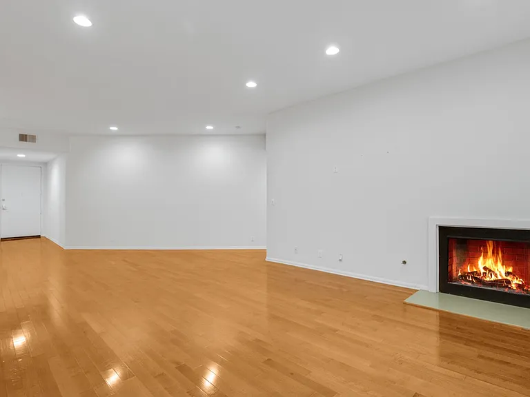 11628 Montana Ave #207 — Photo 17